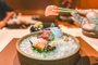 sushi, restaurante japonês, canoas, destemperados<!-- NICAID(15579047) -->