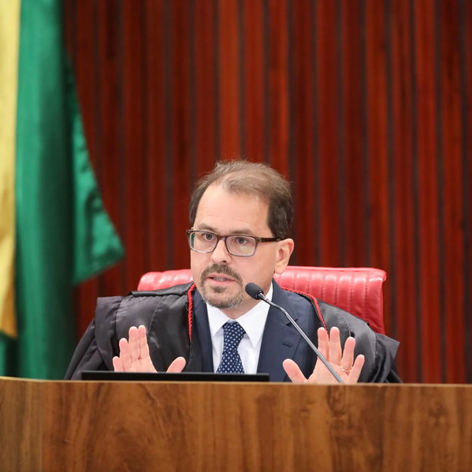 Decisão do TSE garante continuidade do canal "Exército do Lula"