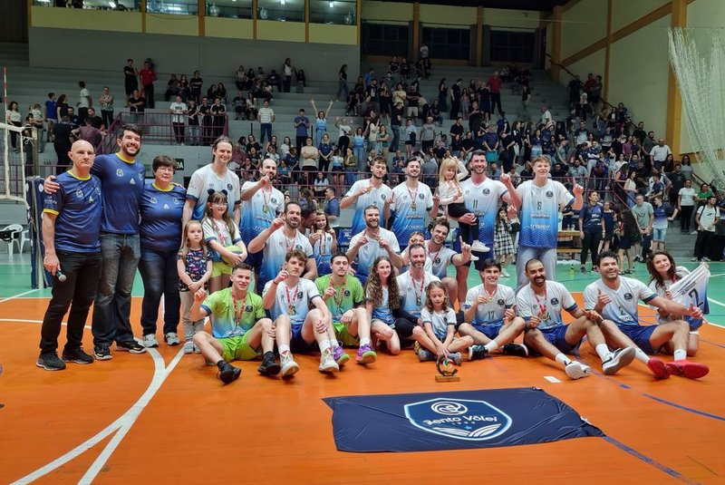 Bento Vôlei conquistou o título inédito do Campeonato Gaúcho de Voleibol Masculino Adulto. O time de Bento Gonçalves superou o GN União, de Porto Alegre, por 3 sets a 0, com casa cheia no Ginásio Municipal Darcy Pozza. <!-- NICAID(15621058) -->
