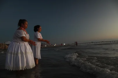 Celebração de Iemanjá em Tramandaí<!-- NICAID(15967391) -->