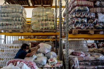 PORTO ALEGRE, RS, BRASIL - 07/04/2021Estoque do Banco de Alimentos<!-- NICAID(14752695) -->