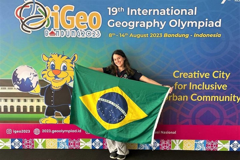 Giulia Caberlon, estudante do 2º ano do Ensino Médio do Colégio Marista Rosário de Porto Alegre, premiada na International Geography Olympiad (iGeo)<!-- NICAID(15511581) -->