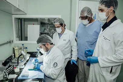 Cientista Tatiana Coelho de Sampaio, chefe do Laboratório de Biologia da Matriz Extracelular do Instituto de Ciências Biomédicas da Universidade Federal do Rio de Janeiro (ICB/UFRJ). Descoberta da polilaminina.<!-- NICAID(16227180) -->