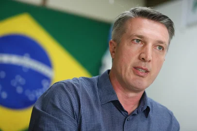 CAXIAS DO SUL, RS, BRASIL, 06/11/2024. Entrevista com o vereador Maurício Scalco (PL), em seu gabinete. De volta ao cargo legislativo, ele falou sobre seu futuro político após a derrota nas eleições para a prefeitura de Caxias do Sul. (Bruno Todeschini/Agência RBS)Indexador: Bruno Todeschini<!-- NICAID(15908952) -->