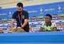 VÍDEO: gato rouba a cena em coletiva de Vinicius Jr.