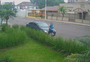 Motorista sem CNH invade calçada e atropela homem que passeava com cachorro em Santa Maria; veja vídeo