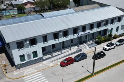 A cidade é Farroupilha, referência em educação pública. Lá fica a Escola de Ensino Fundamental Santa Cruz, que conquistou novamente o primeiro lugar no Índice de Desenvolvimento da Educação Básica (Ideb) nas duas etapas avaliadas — anos iniciais e anos finais do Ensino Fundamental.   <!-- NICAID(16342557) -->