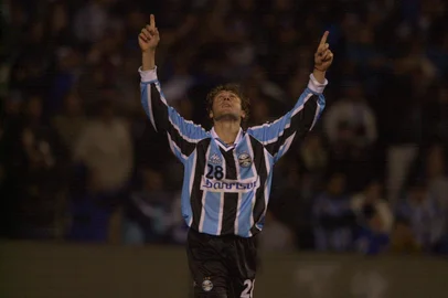 #Máquina: D1-5021742Gremio x Universidade do Chile<!-- NICAID(765695) -->