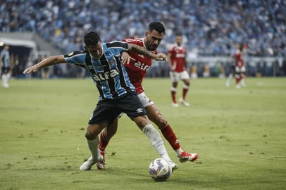PORTO ALEGRE, RS, BRASIL, 08/03/2025- Gre-Nal 445: Grêmio e Inter se enfrentam pelo jogo de ida da final do Gauchão na Arena.  Foto: André Ávila / Agencia RBSIndexador: Andre Avila<!-- NICAID(15991447) -->