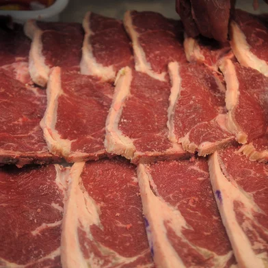 CAXIAS DO SUL, RS, BRASIL, 11/07/2022 - Aumento do preço da carne bovina altera comportamento do consumidor, que tem optado por carnes mais baratas como frango e suíno. (Marcelo Casagrande/Agência RBS)<!-- NICAID(15145724) -->