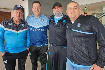 Torcedores do Grêmio em Montevidéu<!-- NICAID(16261495) -->