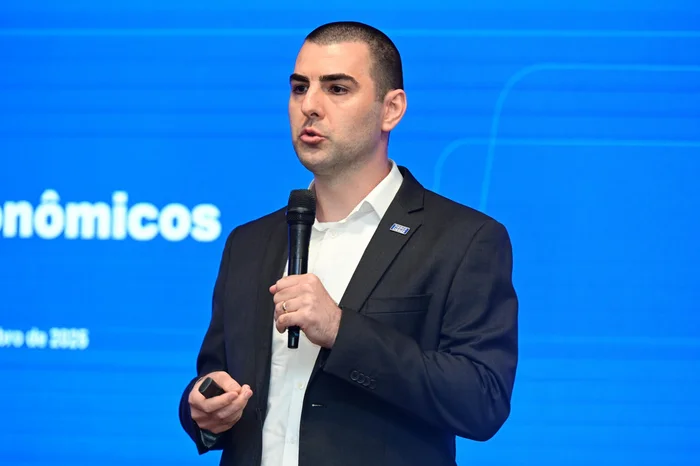 Júlio Soares / Objetiva