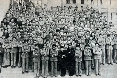 Impressa em 1936 nas oficinas da Livraria do Globo, a revista Echos do Gymnasio Nossa Senhora do Rosário resume as atividades de 1935. Comprada por Leandro Staudt em um sebo de Porto Alegre.<!-- NICAID(16228356) -->