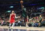 Celtics arrasam Clippers com 50 pontos de Jaylen Brown; Curry lidera triunfo dos Warriors