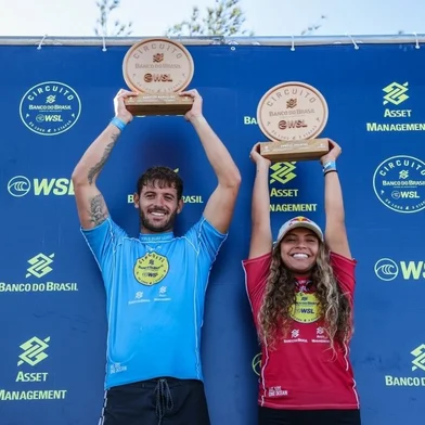 Santiago Muniz e Tainá Hinckel, surfe