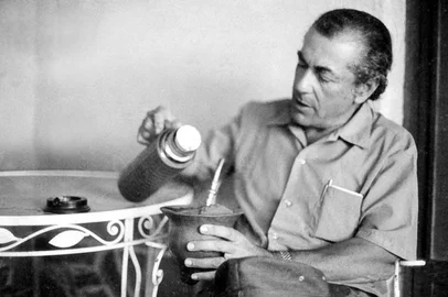 Leonel Brizola em sua fazenda de Soca (Uruguai) durante o exílio. As fotos são de 1974,  no dia em que se completavam os 10 anos de cassação de seus direitos políticos. Especial ZH Domingo<!-- NICAID(10601400) -->
