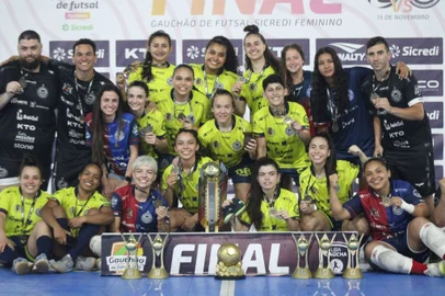 Celemaster hexacampeã gaúcha de futsal feminino 2024