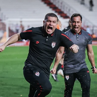 Umberto Louzer, futebol, Atkético-GO