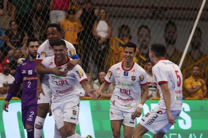 Lances de Magnus x Atlântico pela final da Copa do Brasil de Futsal. Time gaúcho venceu por 5 a 3 e conquistou o título.<!-- NICAID(16154099) -->