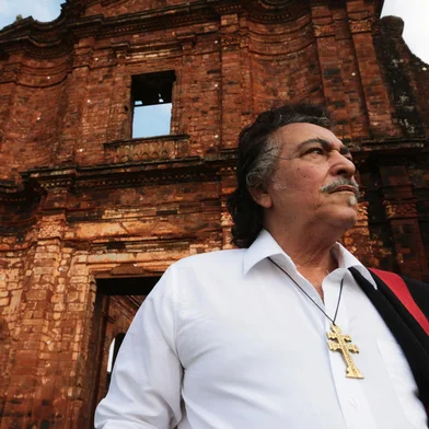 SÃO MIGUEL DAS MISSÕES, RS, BRASIL - 25/08/2015 - Pedro Ortaça e Gabriel Ortaça cantam "Timbre de Galo" para o Ao Pé da Letra especial da semana farroupilha. (MARCELO CARÔLLO/AGÊNCIA RBS)<!-- NICAID(11660939) -->