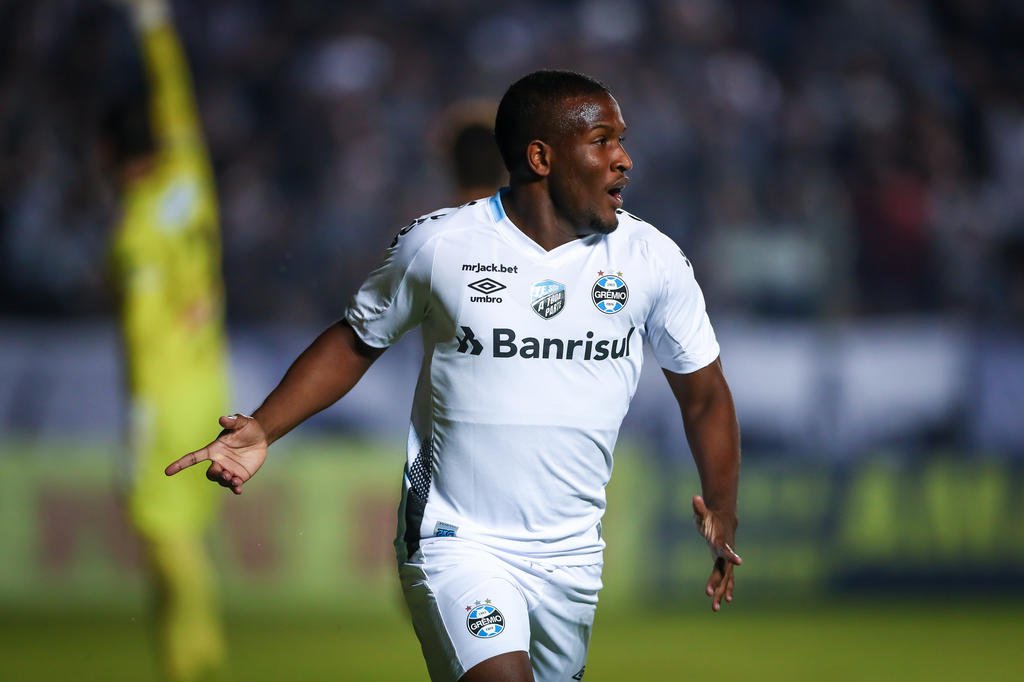 CRB devolve atacante Wesley para o Grêmio