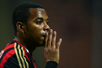 AC Milan's Brazilian forward Robinho gestures during the seria A football match AC Milan vs Sampdoria, on Septembre 28, 2013, in San Siro stadium in Milan. AFP PHOTO / OLIVIER MORIN (Photo by OLIVIER MORIN / AFP)Editoria: SPOLocal: MilanIndexador: OLIVIER MORINSecao: soccerFonte: AFP<!-- NICAID(14994288) -->