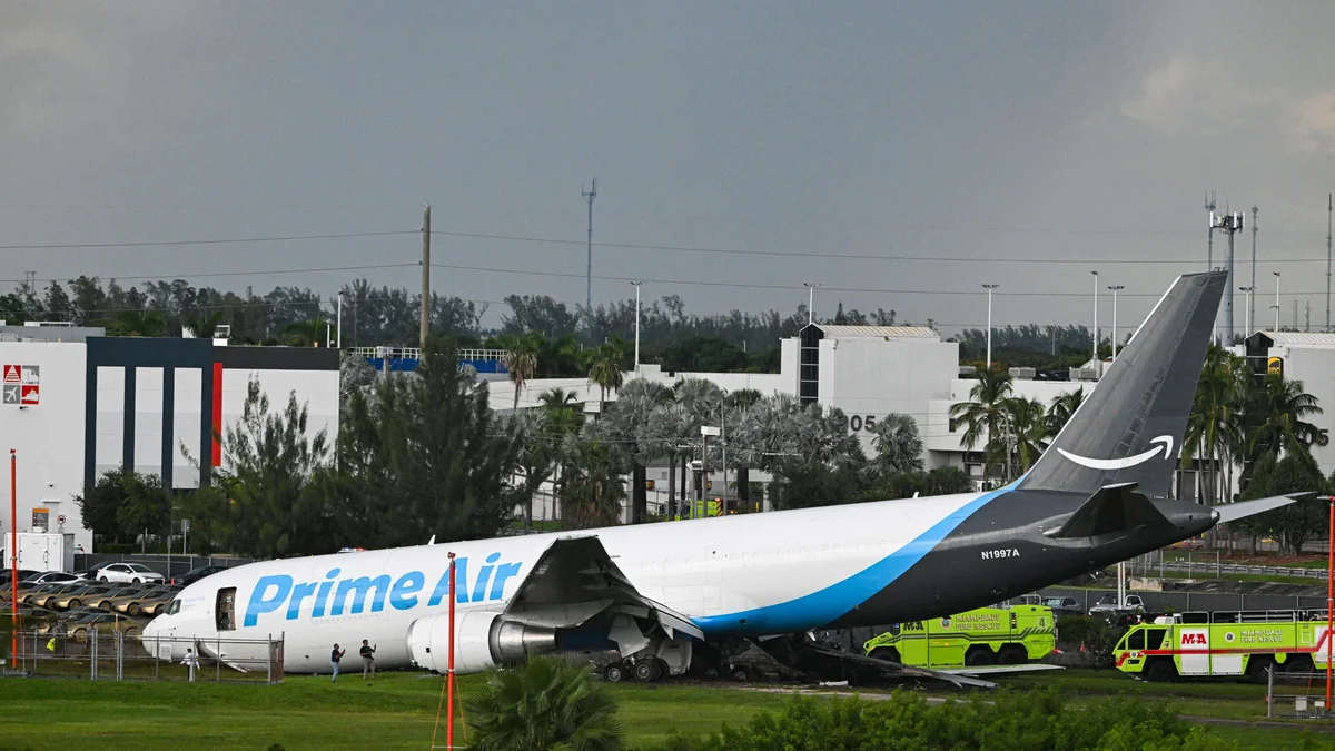 Avião de carga da Amazon sai da pista e atinge carros em Miami; cinco pessoas morreram