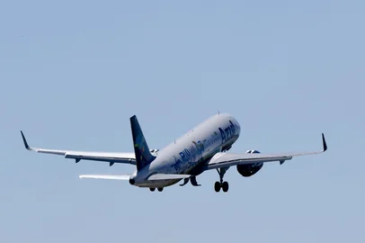 PORTO ALEGRE, RS, BRASIL - Primeira decolagem do Aeroporto Salgado filho após as enchentes. FOTO: JEFFERSON BOTEGA, AGÊNCIA RBSIndexador: jeff botega<!-- NICAID(15895227) -->