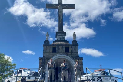 São Marcos se consolida como uma das cidades mais seguras da Serra Gaúcha. O município completou 12 meses sem registrar crimes violentos, um marco histórico que representa o melhor resultado dos últimos 13 anos.De acordo com os dados da Brigada Militar e da Polícia Civil, a cidade não teve ocorrências de crimes como homicídio, latrocínio ou feminicídio no período, reforçando o trabalho integrado das forças de segurança e a participação da comunidade.<!-- NICAID(16140015) -->