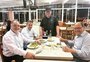 Bife na chapa, ovo e eleições
