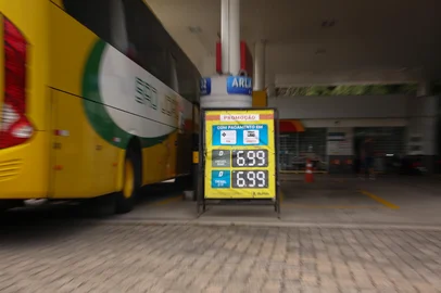 CAXIAS DO SUL, RS, BRASIL, 17/03/2026."Desabastecimento por completo eu descarto”, afirma distribuidor de combustível de Caxias do Sul; sindicatos, por outro lado, têm avaliação pessimista. (Ariéli Ziegler/Agência RBS)Indexador: Arieli Ziegler<!-- NICAID(16246842) -->