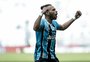 Atacante do Grêmio comemora vitória sobre o Bahia: "Muito feliz pelo time"