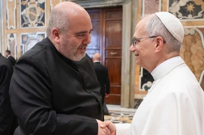 Padre Antonio Hoffmeister e papa Leão XIV<!-- NICAID(16057545) -->