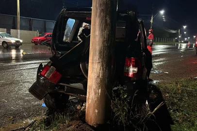 Adolescente fica gravemente ferida em acidente em Vila Maria<!-- NICAID(16051328) -->