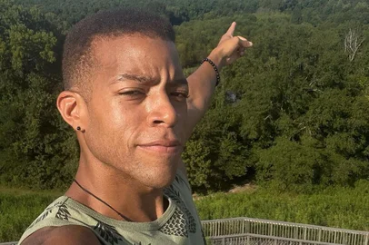 O ator Moses Moseley, que atuou em The Walking Dead, Watchmen e Jogos Vorazes: Em Chamas, morreu aos 31 anos.<!-- NICAID(15003722) -->