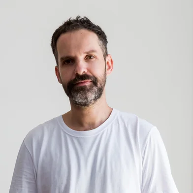 Nos dias 14 a 23 de fevereiro tem a 15a edição do Cine Esquema Novo, com uma mostra do artista Luiz Roque, que é gaúcho e referência na arte contemporânea brasileira no Exterior. Uma das obras inclusive que estará exposta na programação, integrou a Bienal de Veneza.<!-- NICAID(15968571) -->