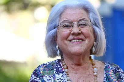 PORTO ALEGRE, RS, BRASIL, 15/11/2018: Retrato de Maria Carpi, patrona da 64ª Feira do Livro de Porto Alegre. (CAMILA DOMINGUES/AGÊNCIA RBS).<!-- NICAID(13832533) -->