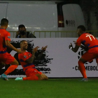 Antonio Romero, futebol, Puerto Cabello, Libertadores