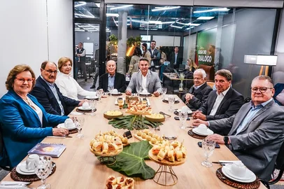 Mateus Raugust / Divulgação Reunião de ex-governadores com Zucco<!-- NICAID(16386099) -->