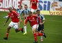 Como foi a volta de Taison ao time do Inter no Gre-Nal