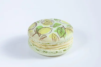 Helen Caroline Fotografia / Divulgação Le Petit Macarons lança macaron de caipirinha.<!-- NICAID(16203737) -->