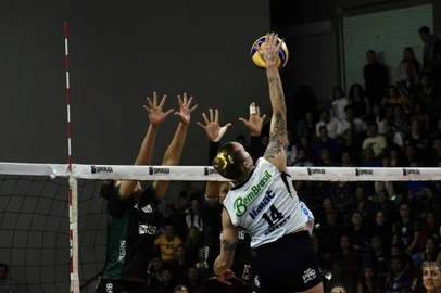 Payton Caffrey, vôlei, Praia Clube