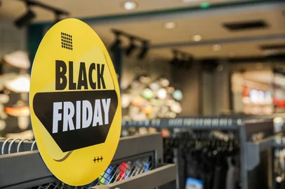 CAXIAS DO SUL, RS, BRASIL, 14/11/2025. Como os pequenos e médios lojistas de Caxias se preparam para competir com as gigantes do varejo na Black Friday. Gilmar Dal Pizzol, proprietário do Grupo Brisa (Neimar De Cesero/Agência RBS)Indexador: Neimar De Cesero<!-- NICAID(16167716) -->