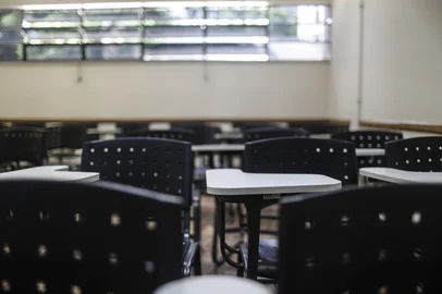 PORTO ALEGRE, RS, BRASIL - 2025.03.20 - Semestre se iniciando em boa parte das universidades públicas, volta a ocorrer um problema histórico: a evasão ou diminuição de frequência dos alunos de fora da cidade por motivos diversos. Saúde mental, dificuldades financeiras, falta de amparo, dificuldade de acompanhar os estudos, ausência de pertencimento. (Foto: André Ávila/ Agência RBS)Indexador: Andre Avila<!-- NICAID(15999634) -->