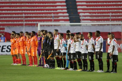LA PAZ, BOLÍVIA - 20.04.2021 - O Inter estreia na Libertadores contra o Always Ready, em La Paz, na Bolívia, pela primeira rodada da fase de grupos.Indexador: Daniel Rodrigo S.<!-- NICAID(14762874) -->
