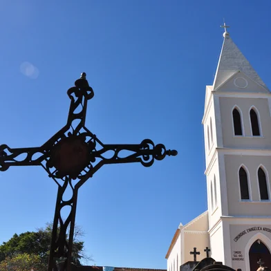 Arroio do Padre no sul do Rio Grande do Sul é, segundo o IBGE a cidade que tem o menor número de católicos e o maior número de evangélicos do país.<!-- NICAID(8406612) -->