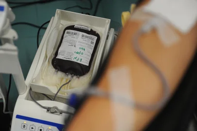 CAXIAS DO SUL, RS, BRASIL, 15/06/2023. A reportagem foi até o Hemocentro de Caxias do Sul acompanhar os processos pelos quais o sangue passa desde o momento da doação até estar pronto para a pessoa que precisa receber. (Bruno Todeschini/Agência RBS)Indexador: BTK<!-- NICAID(15457287) -->