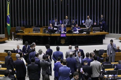 Deputados votam projeto que projeto de renegociação de dívidas a produtores rurais atingidos por calamidades<!-- NICAID(16082119) -->
