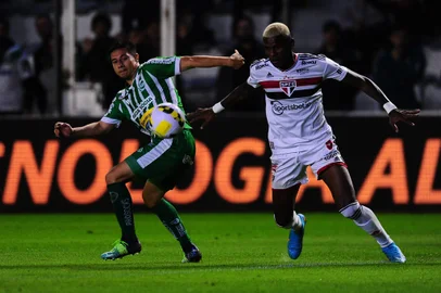 CAXIAS DO SUL, RS, BRASIL, 20/04/2022. Juventude x São Paulo, jogo de ida válido pela terceira fase da Copa do Brasil 2022 e realizado no estádio Alfredo Jaconi. (Porthus Junior/Agência RBS)<!-- NICAID(15074669) -->
