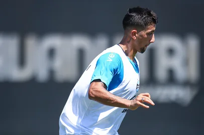 RS - FUTEBOL/ TREINO GREMIO 2025 - ESPORTES - Cristian Olivera e jogadores do Gremio realizam treino tÃ©cnico durante a manha desta terca-feira, no CT Luiz Carvalho, na preparaÃ§Ã£o para a partida valida pelo Campeonato Gacuho 2025. FOTO: LUCAS UEBEL/GREMIO FBPA<!-- NICAID(15984595) -->